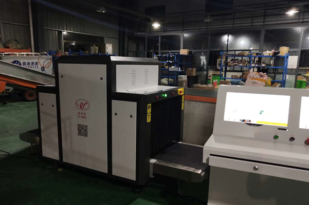 創藝龍安檢機在圓通快遞過包